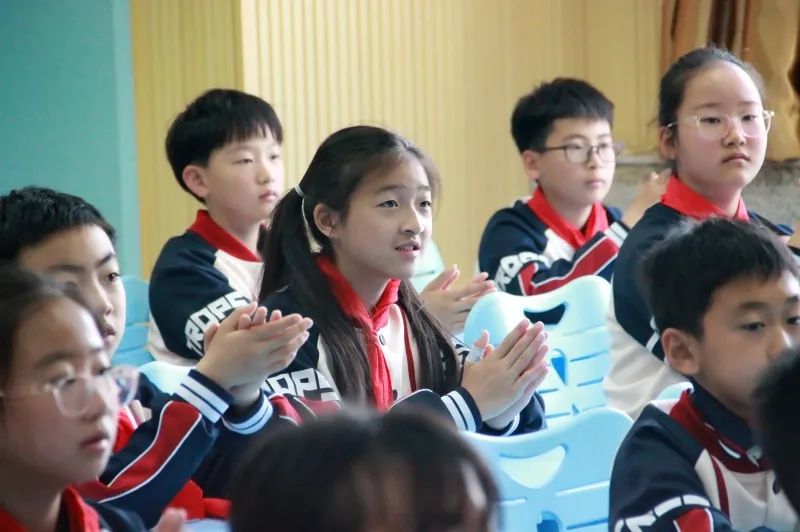 寫讀后感評(píng)課語(yǔ)_寫讀后感評(píng)課稿_稿評(píng)課讀后感寫多少字